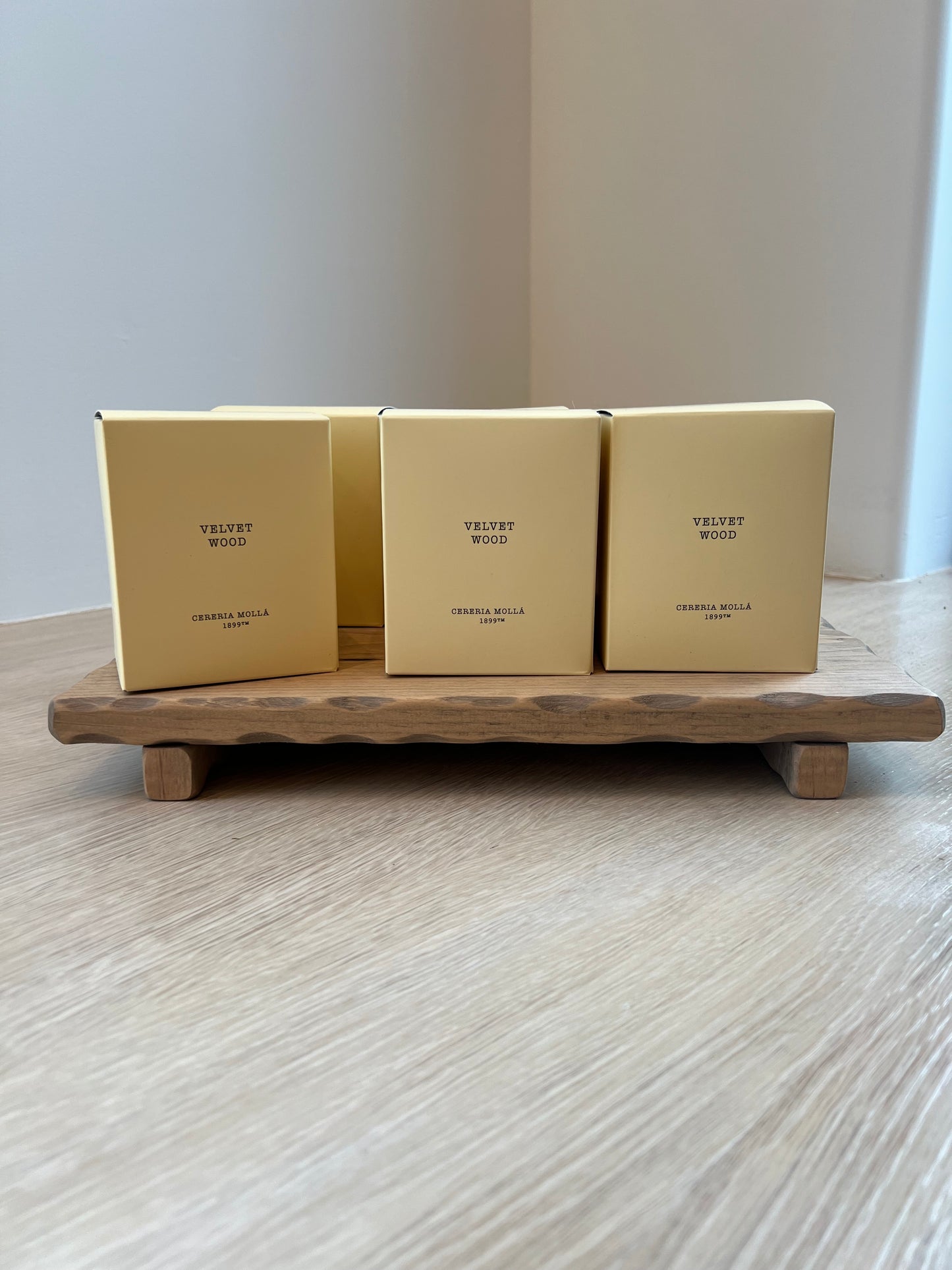 Velvet Wood candle