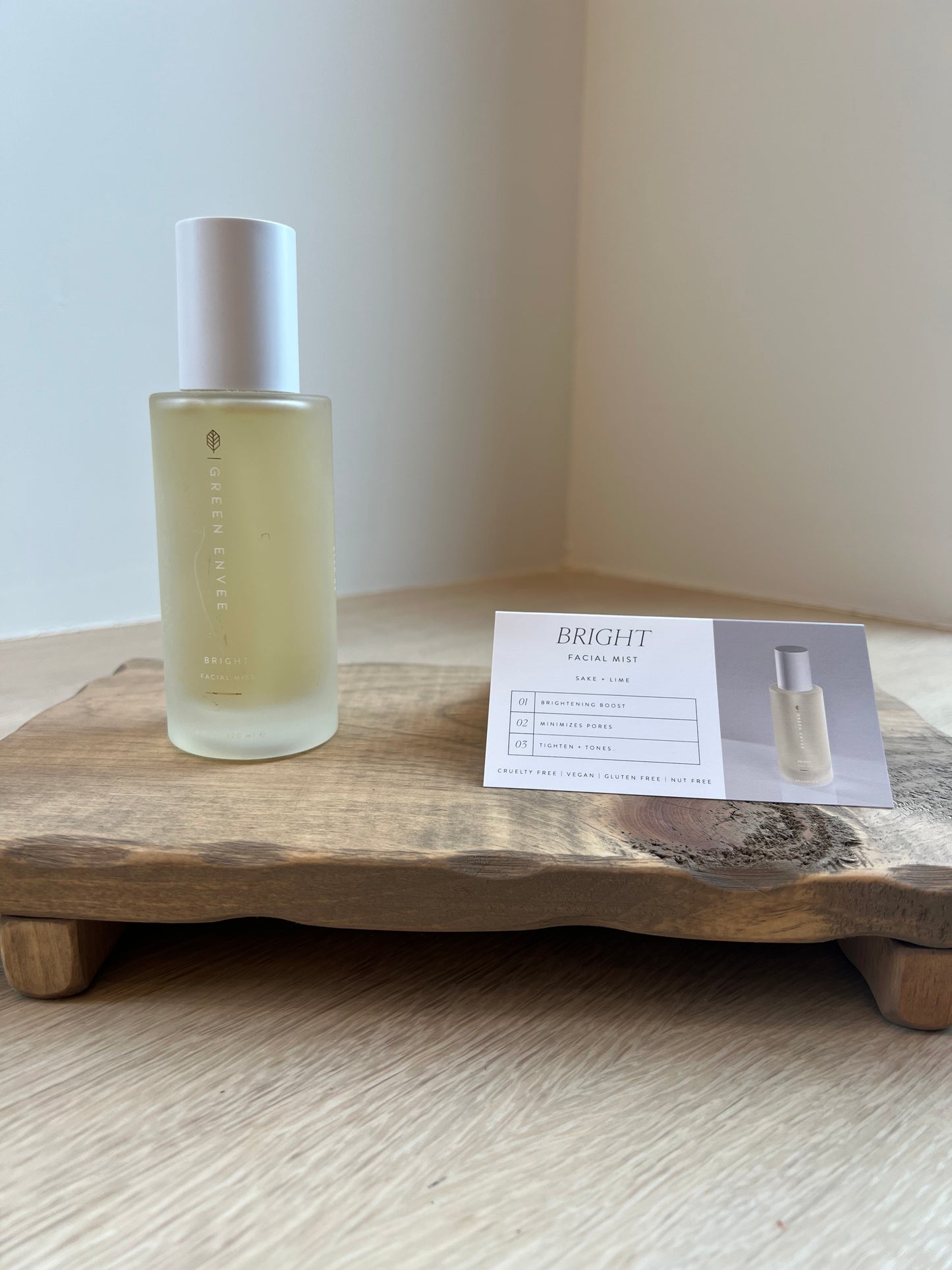 Green Envee Bright facial mist