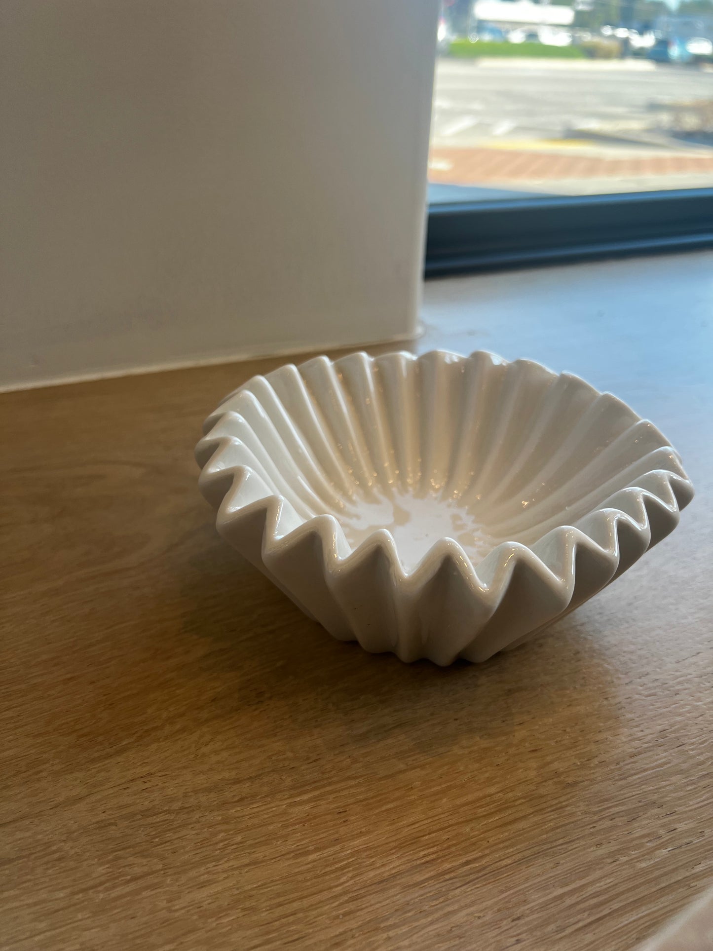 Stoneware Fluted Bowl-white