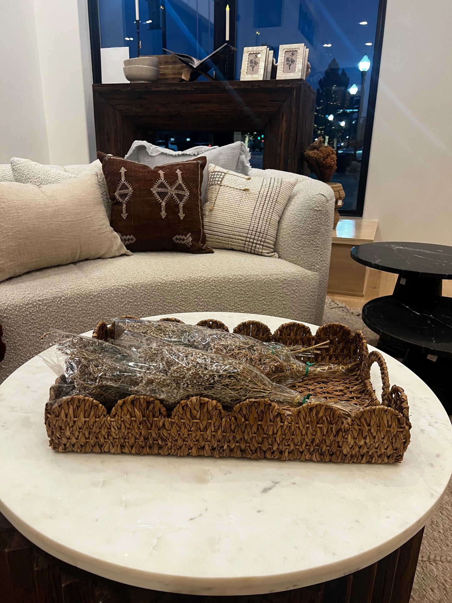 Braided Trays w/ Handles & Scallops (Small)