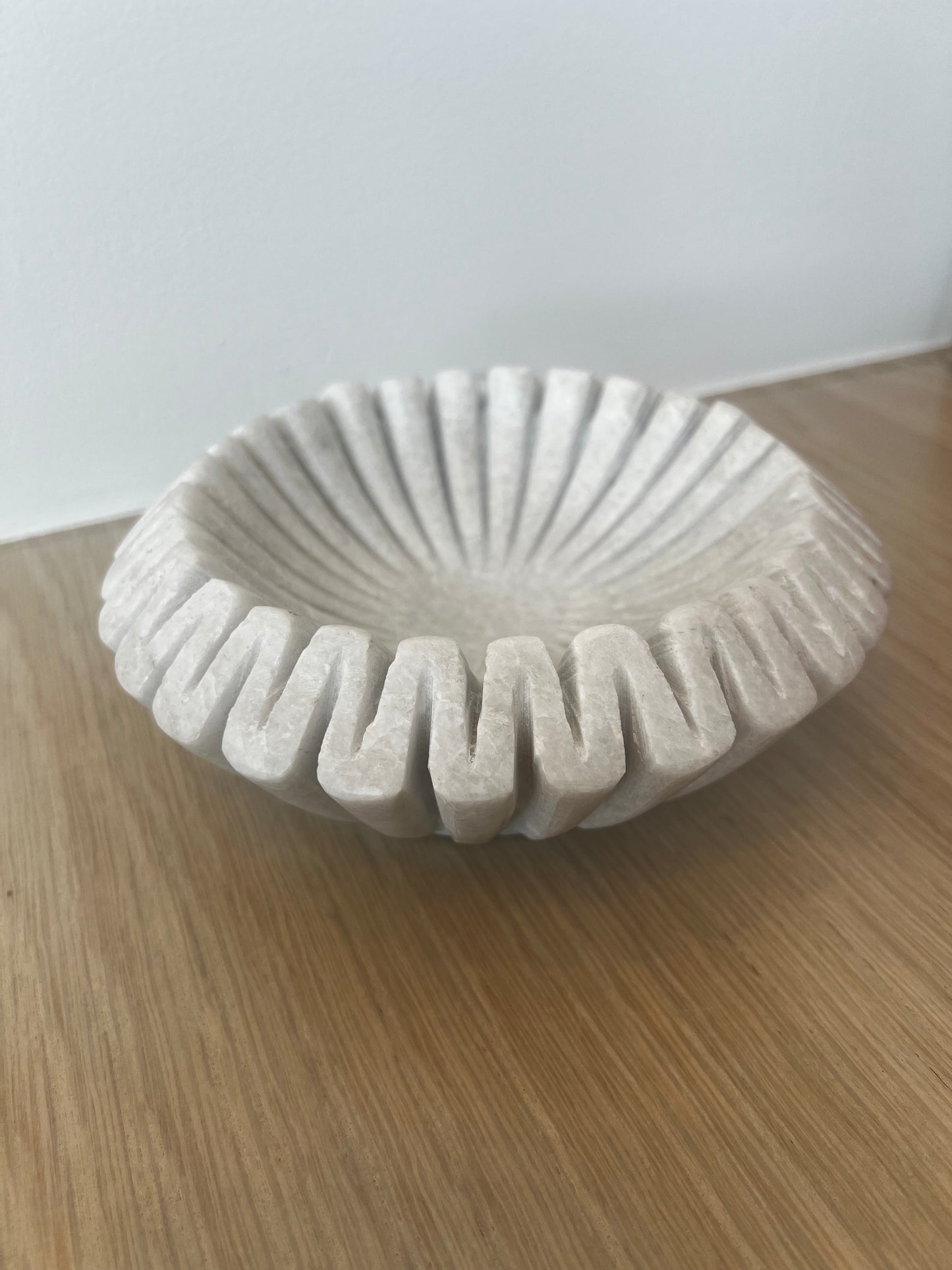 Marble ruffled woven bowl