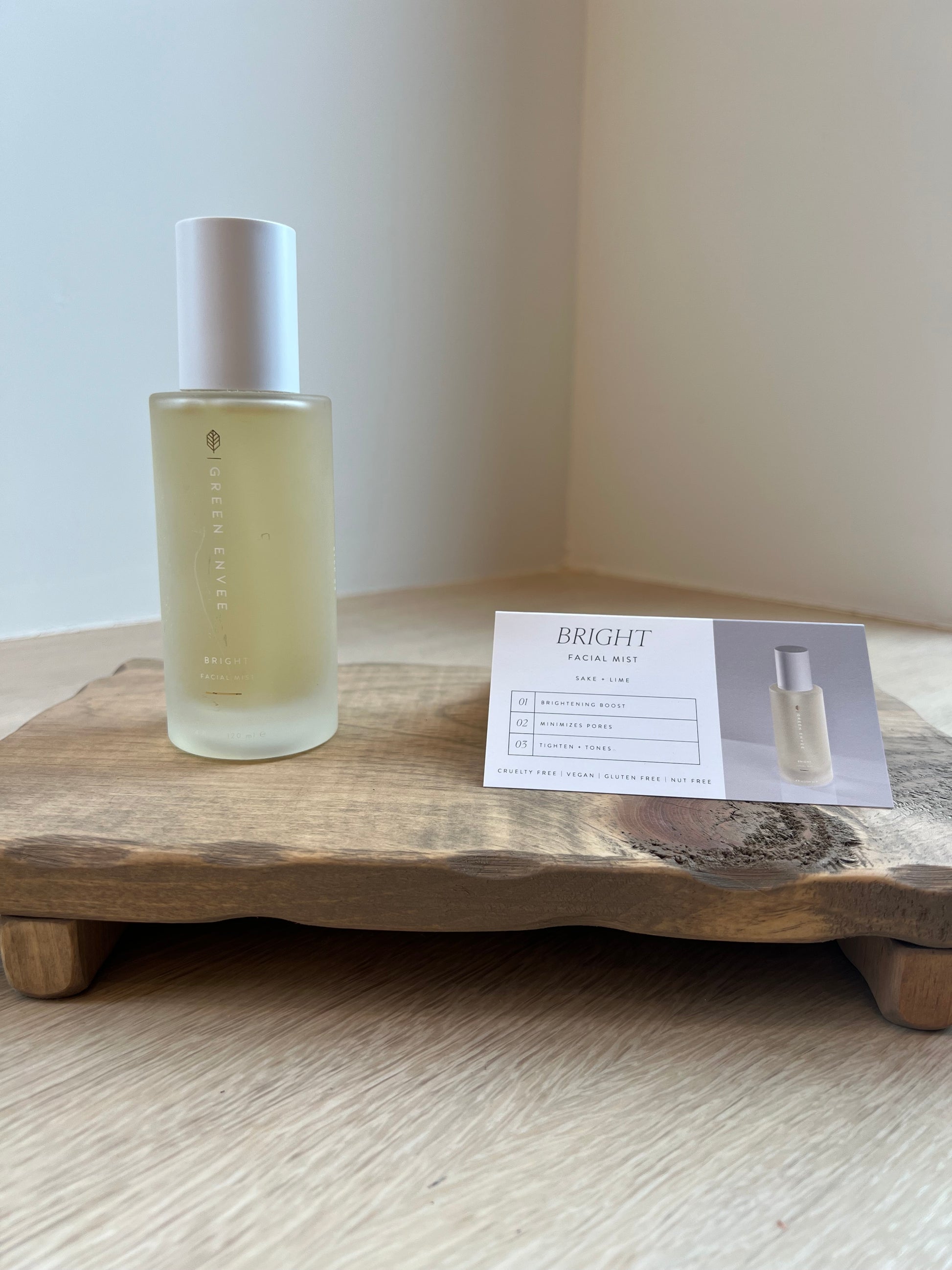 Green Envee Bright facial mist