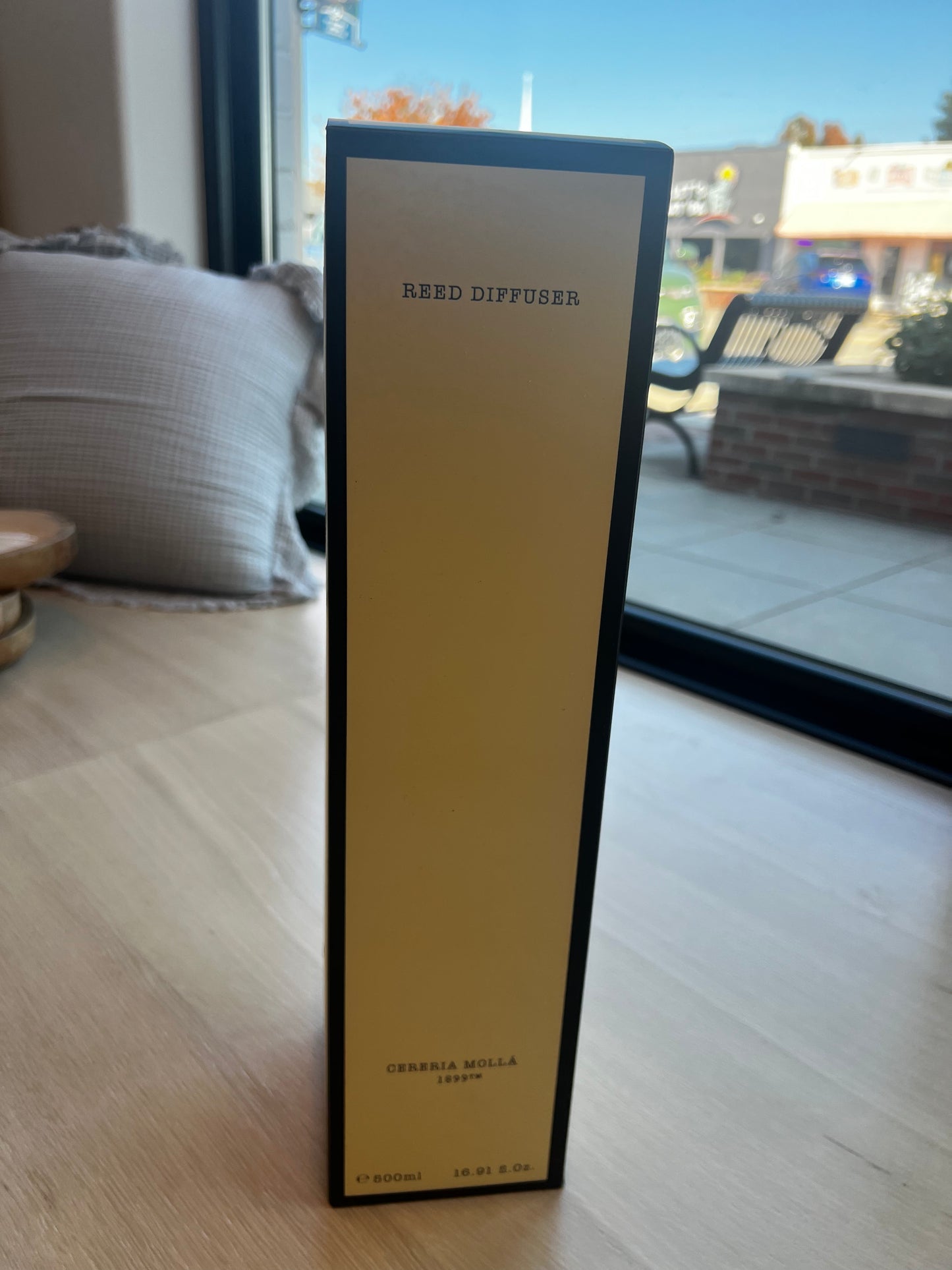 Large Velvet Wood Diffuser