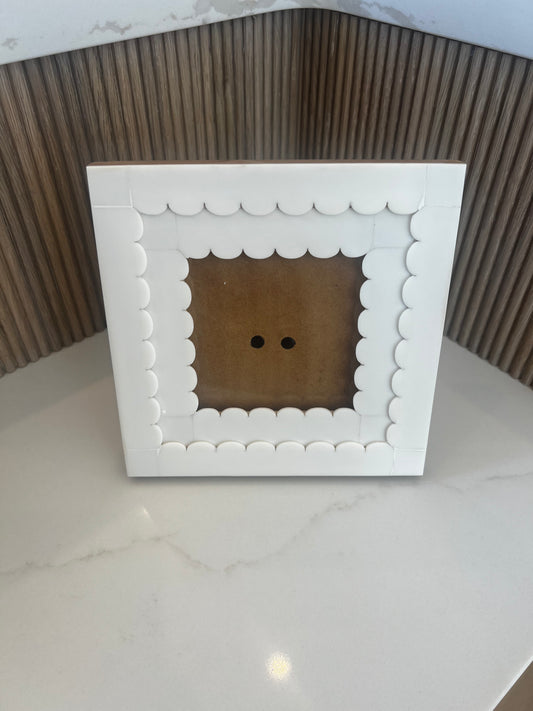 2 Layer Reversed Scallop Picture Frame 4x4