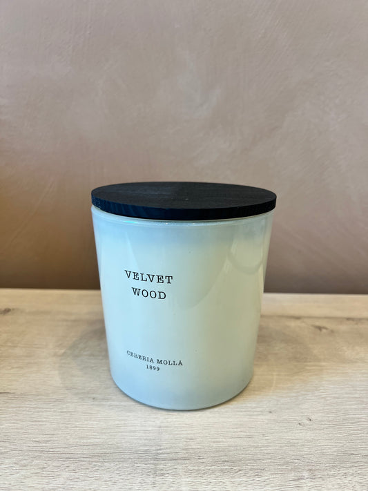 Velvet Wood 21 oz Candle